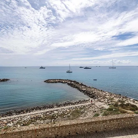 Lägenhet Magnificient 2 Bedroom Flat Sea View - - Centre