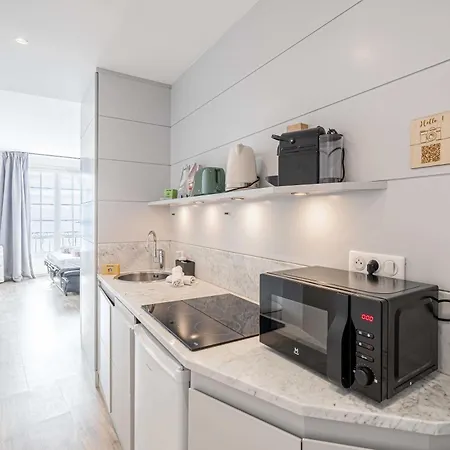 Appartement Magnificient 2 Bedroom Flat Sea View - - Centre Antibes