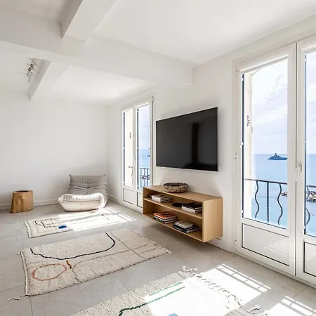 Апартаменти Magnificient 2 Bedroom Flat Sea View - - Centre Антіб