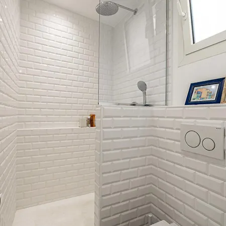 Апартаменти Magnificient 2 Bedroom Flat Sea View - - Centre Антіб