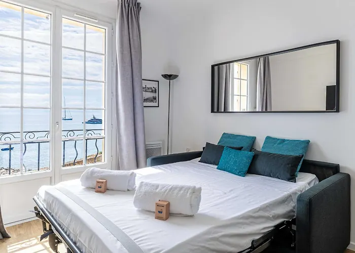 Magnificient 2 Bedroom Flat Sea View - - Centre * Antibes