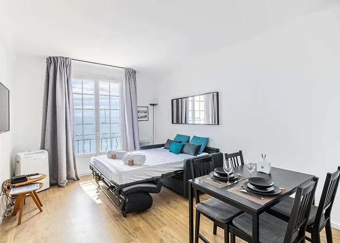 Apartment Magnificient 2 Bedroom Flat Sea View - - Centre