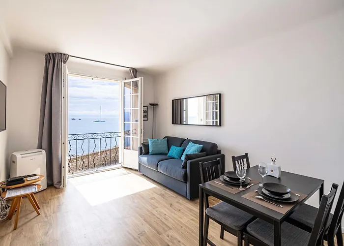 Magnificient 2 Bedroom Flat Sea View - - Centre Antibes
