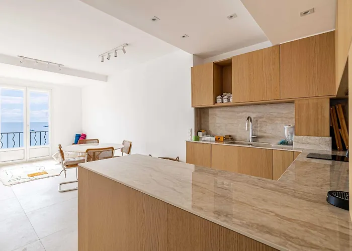 Apartment Magnificient 2 Bedroom Flat Sea View - - Centre