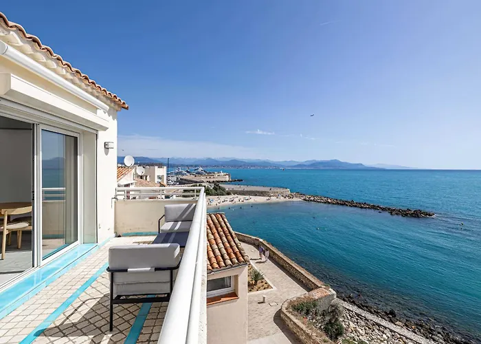 Apartment Magnificient 2 Bedroom Flat Sea View - - Centre *